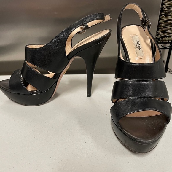 Prada heels 36.5 - Picture 1 of 3